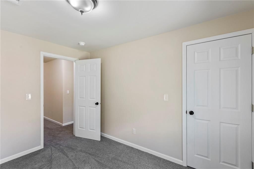 526 S Maple Street — photo 36
