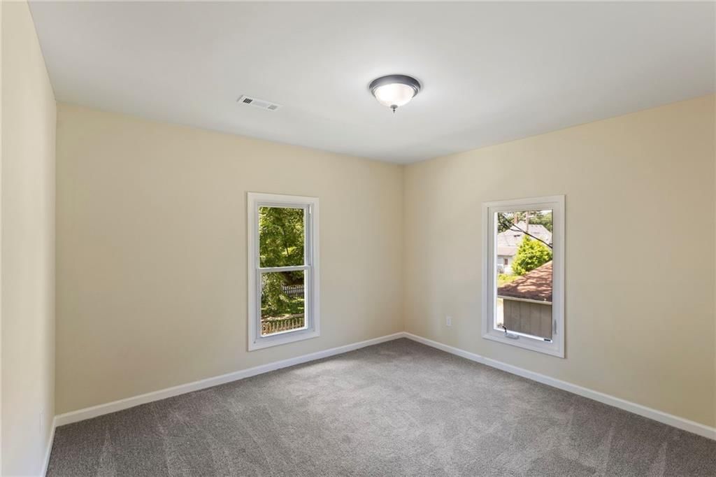 526 S Maple Street — photo 37