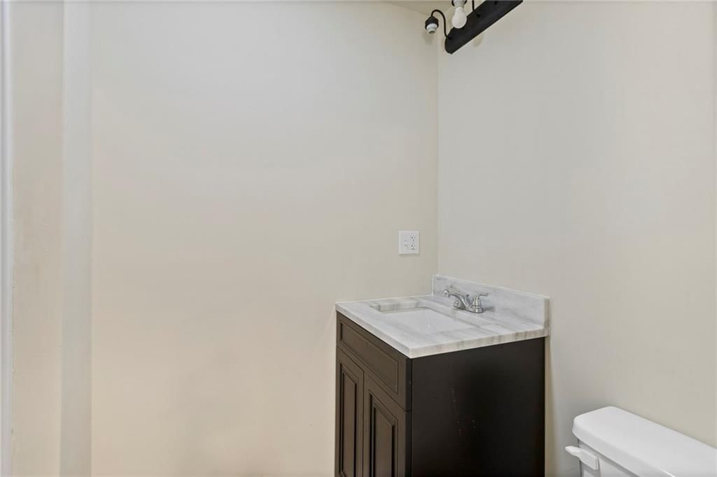526 S Maple Street — photo 43