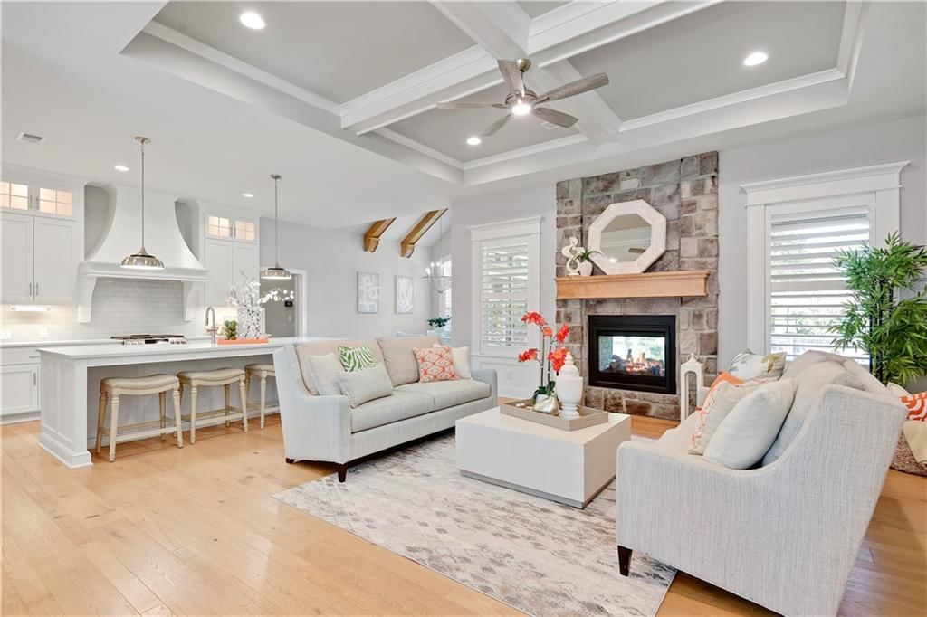 Photo 6 of 29 - 2210 W 73rd Street