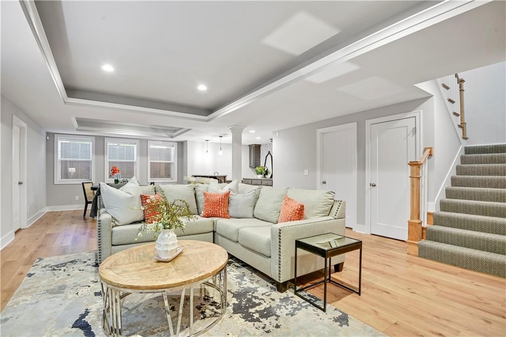 Photo 23 of 29 - 2210 W 73rd Street