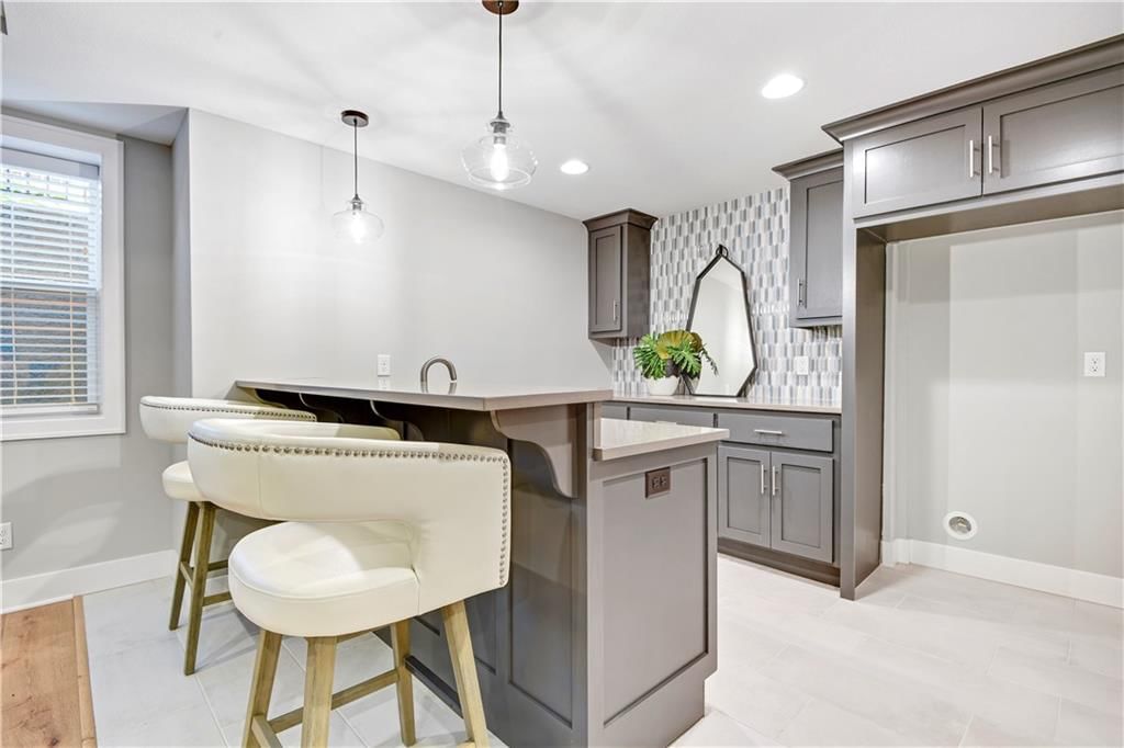 Photo 25 of 29 - 2210 W 73rd Street
