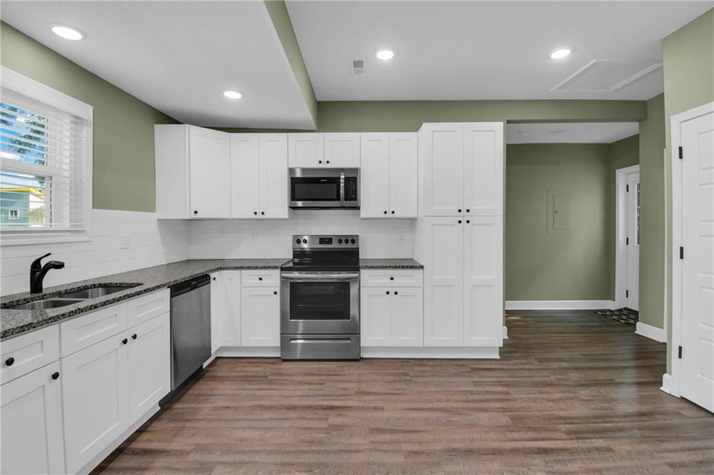 115 S Campbell Street — photo 12