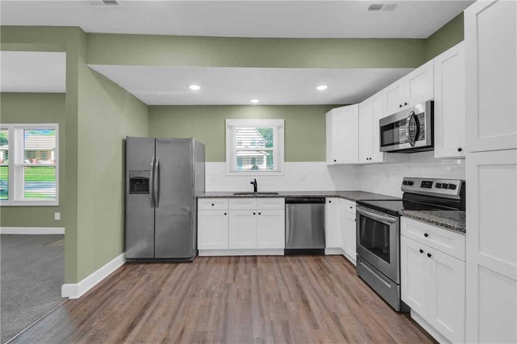 115 S Campbell Street — photo 13
