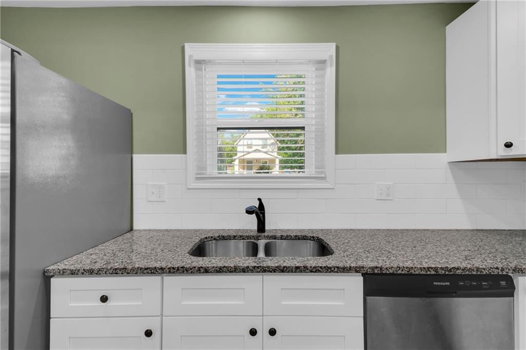 115 S Campbell Street — photo 14