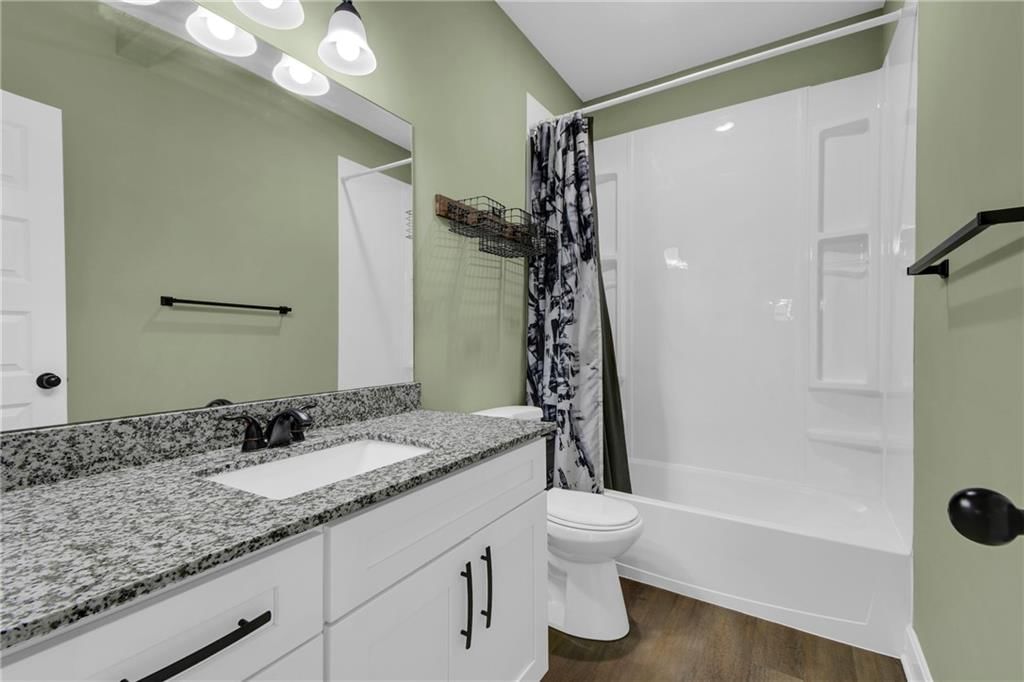 115 S Campbell Street — photo 22