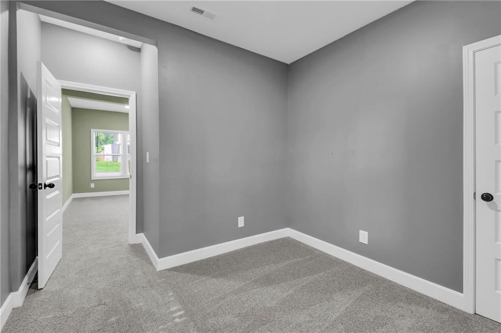 115 S Campbell Street — photo 23
