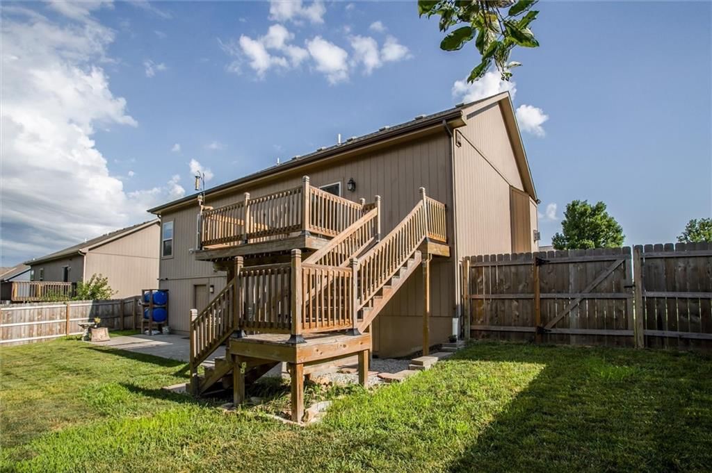 116 SE Hanging Garden Street — photo 27