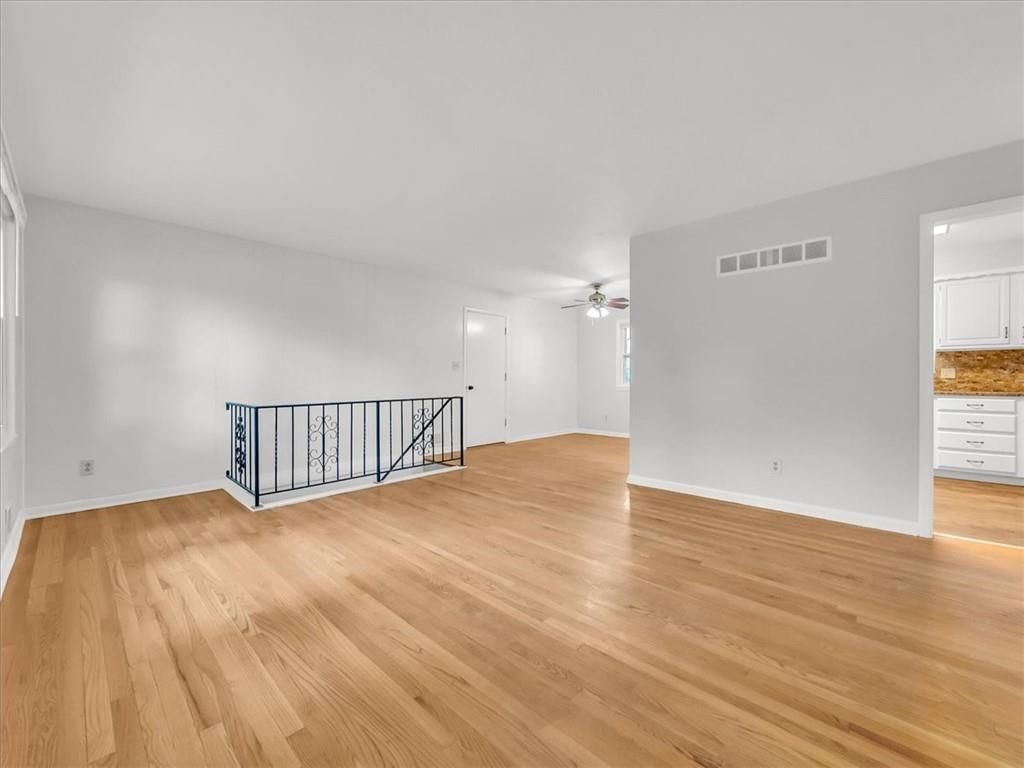 3717 S Hocker Street — photo 4