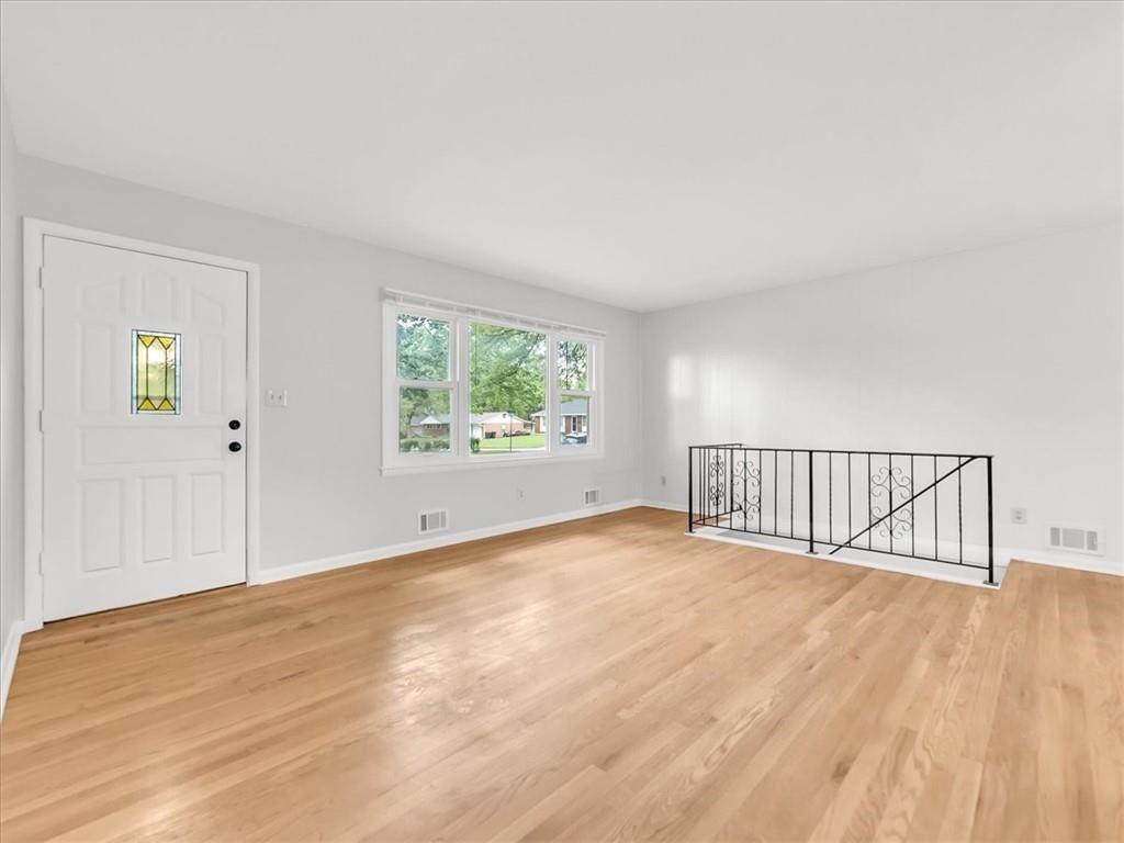3717 S Hocker Street — photo 5