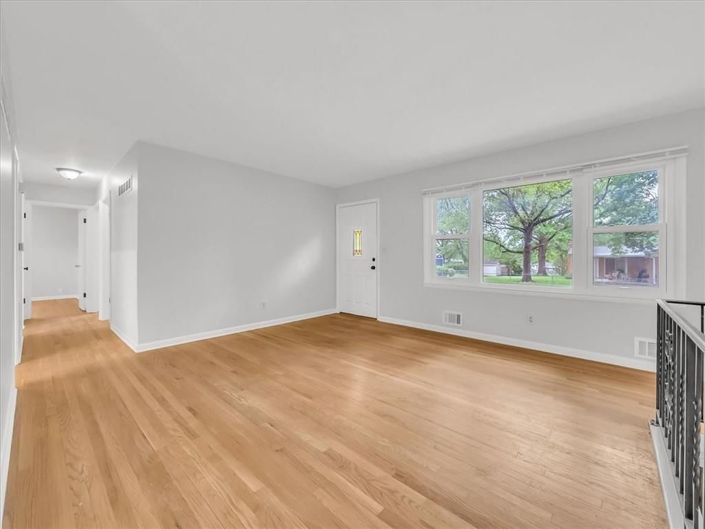 3717 S Hocker Street — photo 6