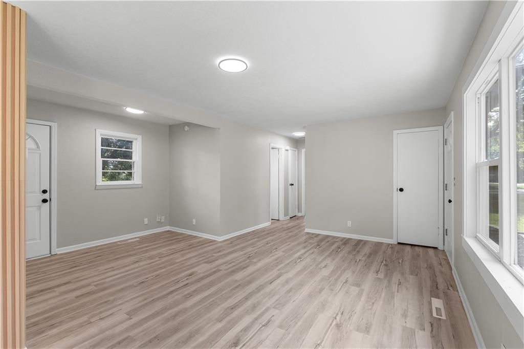 Photo 3 of 19 - 3416 NE 43rd Street
