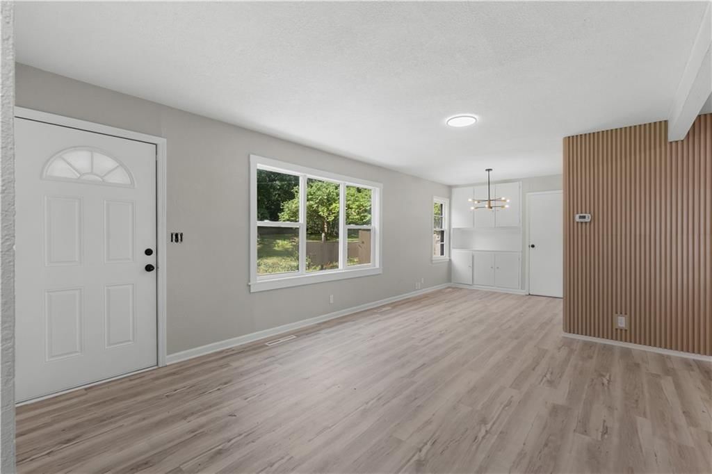 Photo 4 of 19 - 3416 NE 43rd Street