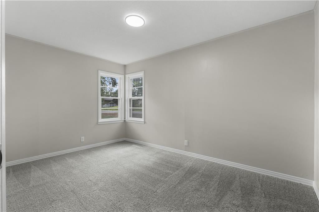 Photo 16 of 19 - 3416 NE 43rd Street