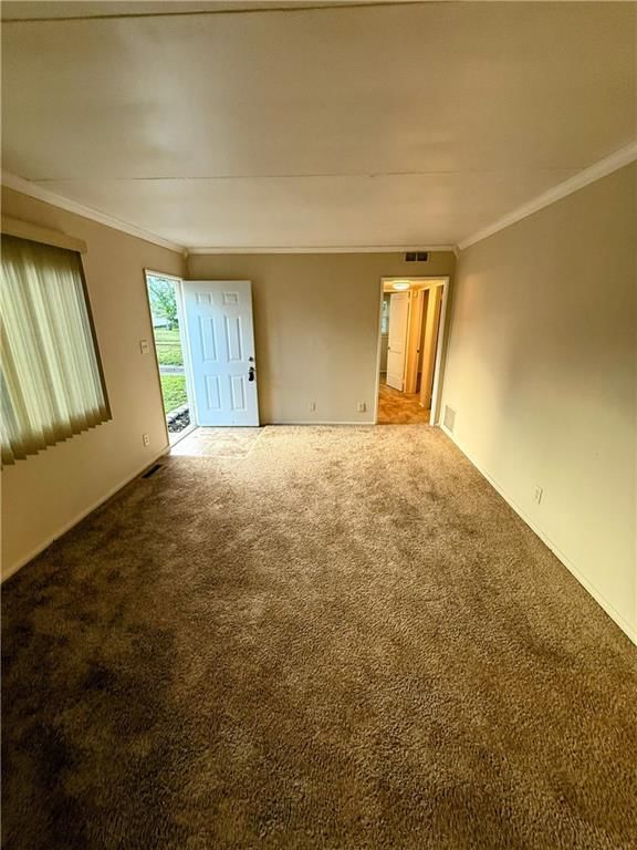 2321 Englewood Court — photo 4