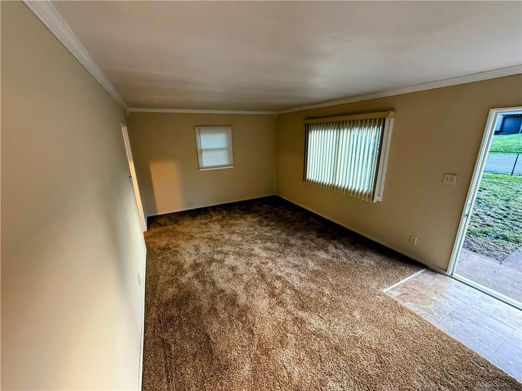 2321 Englewood Court — photo 5