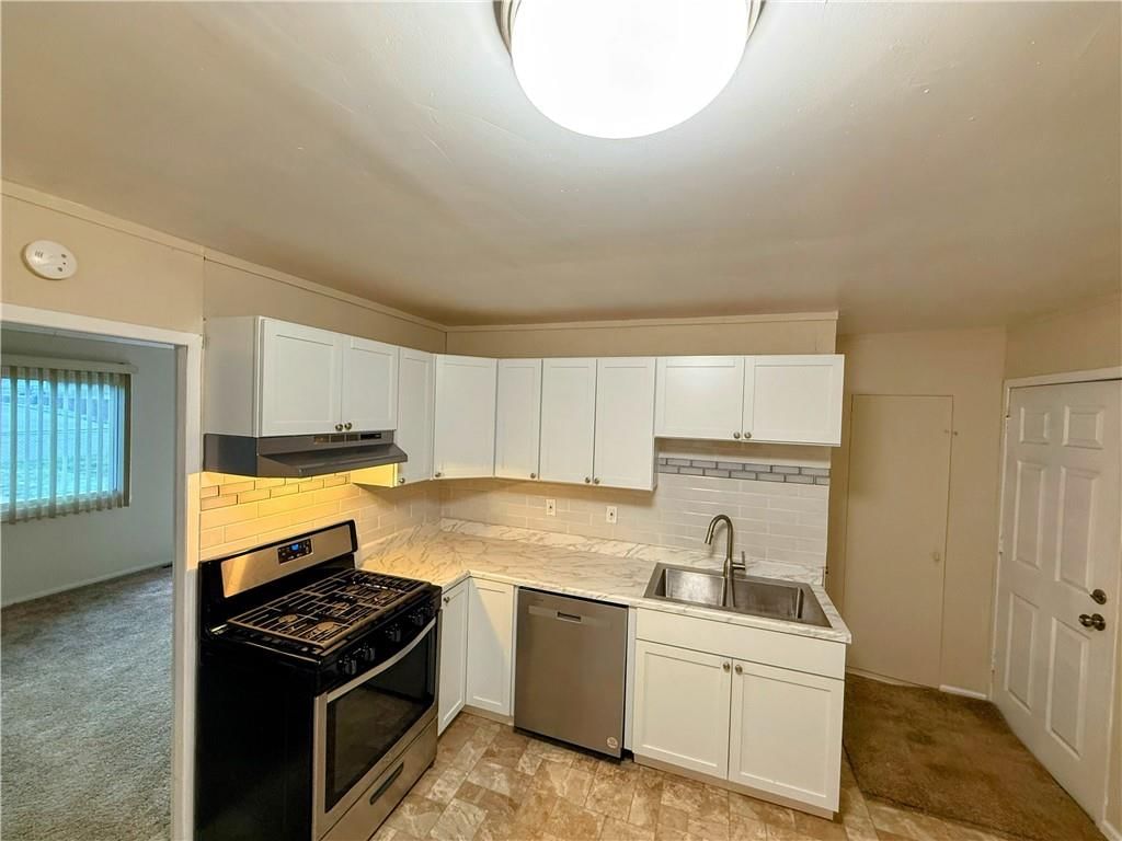 2321 Englewood Court — photo 8