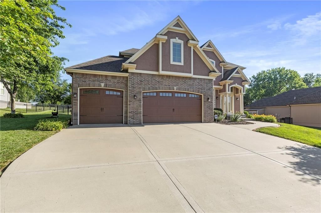 12824 Sewell Avenue — photo 2
