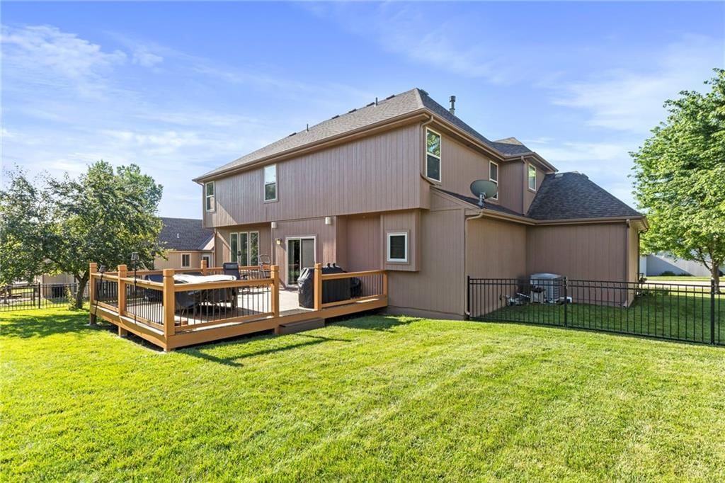 12824 Sewell Avenue — photo 4