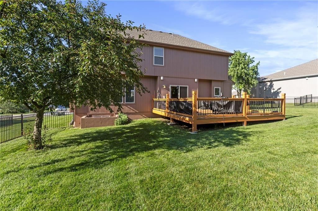12824 Sewell Avenue — photo 5