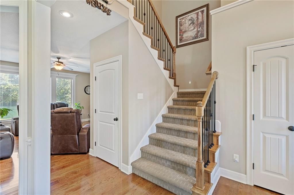 12824 Sewell Avenue — photo 8