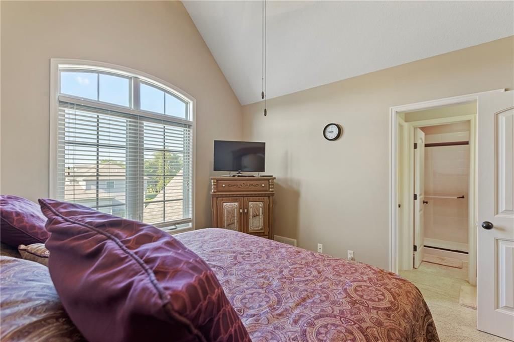 12824 Sewell Avenue — photo 33