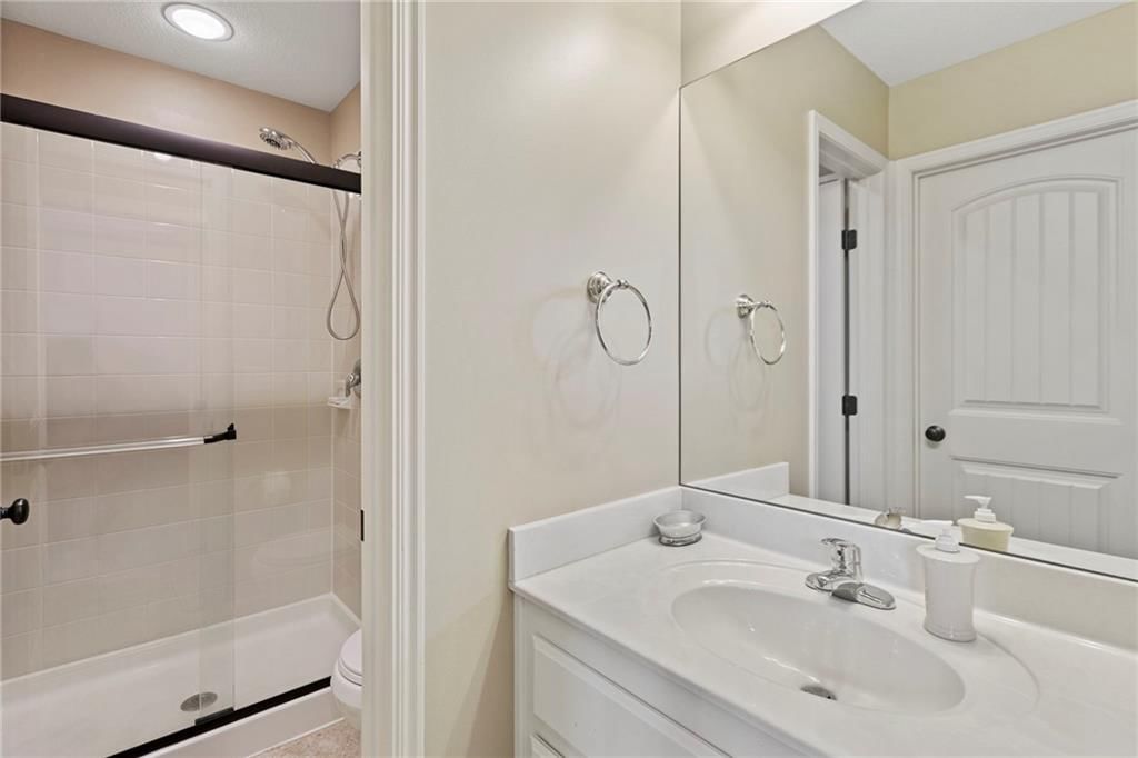 12824 Sewell Avenue — photo 34