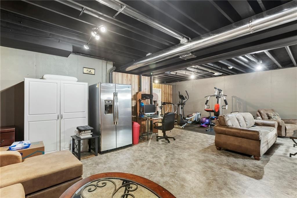 12824 Sewell Avenue — photo 35