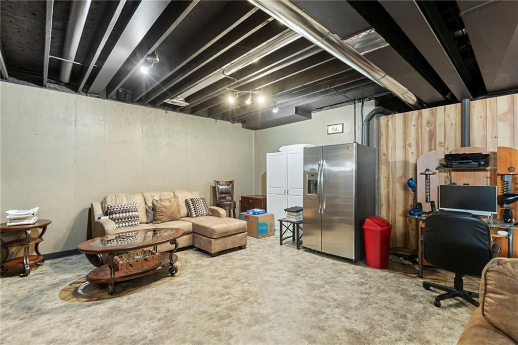 12824 Sewell Avenue — photo 37