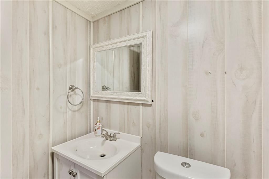 12824 Sewell Avenue — photo 39