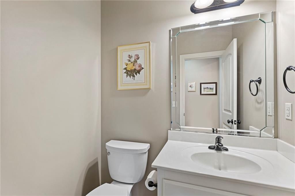 12824 Sewell Avenue — photo 41