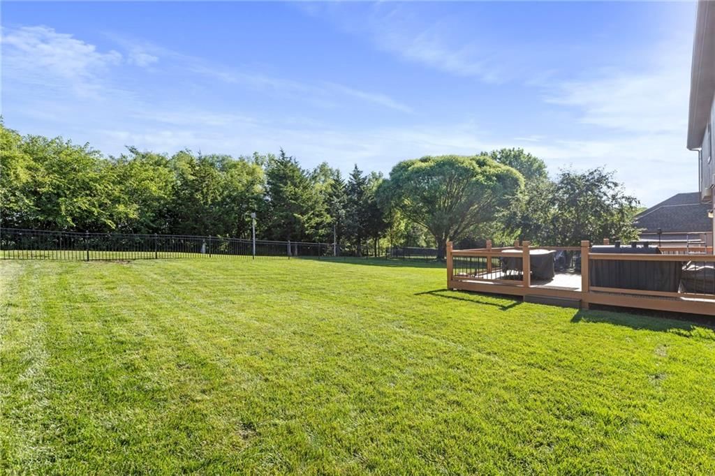 12824 Sewell Avenue — photo 43