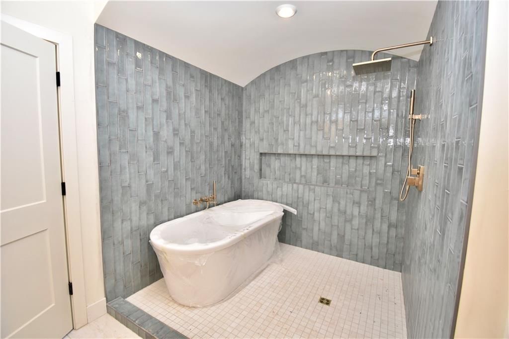 Photo 16 of 21 - 8377 NE 77th Terrace
