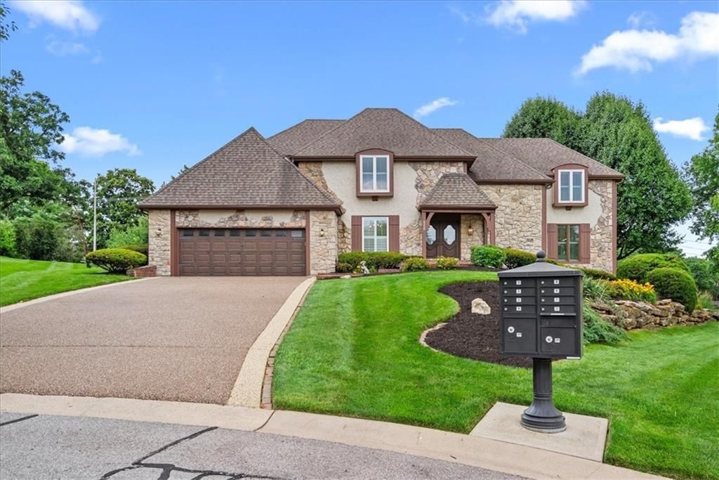 4328 W 110th Street, Leawood, KS