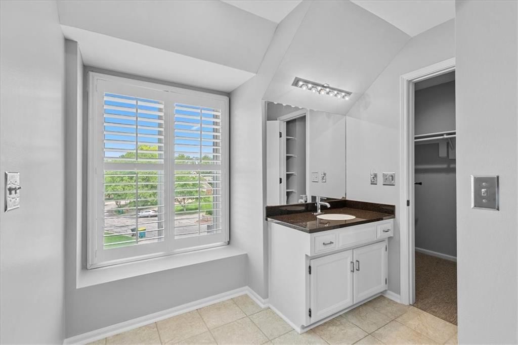 4328 W 110th Street — photo 29