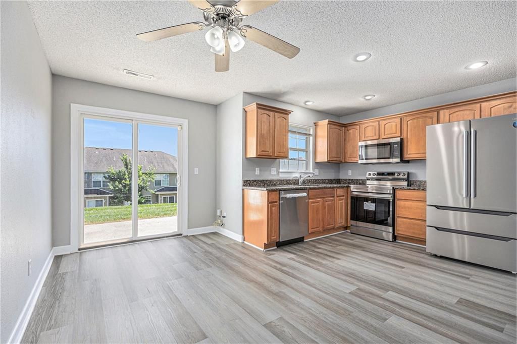 902 SW Peach Tree Lane — photo 5