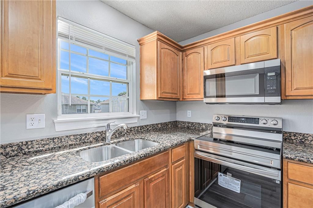902 SW Peach Tree Lane — photo 6