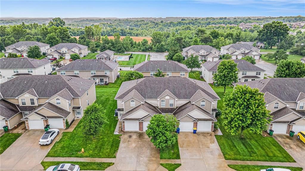 902 SW Peach Tree Lane — photo 17