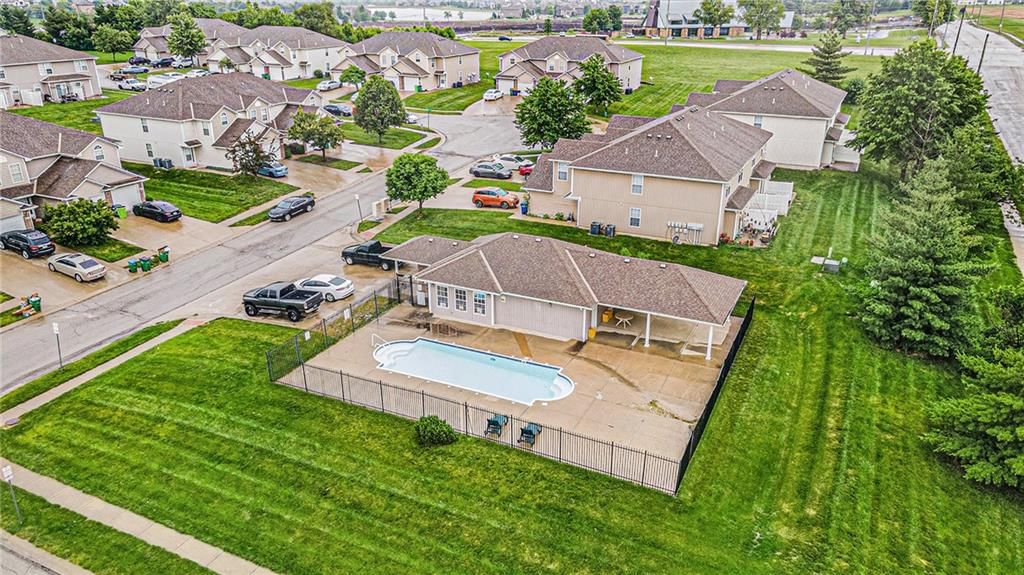 902 SW Peach Tree Lane — photo 18