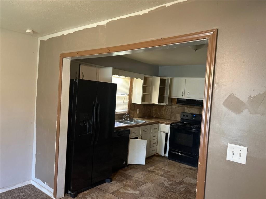 7615 E 48th Street — photo 3