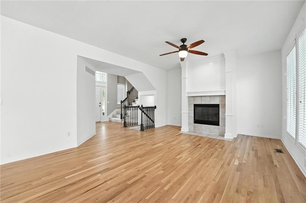 Photo 12 of 53 - 8301 W 156th Street
