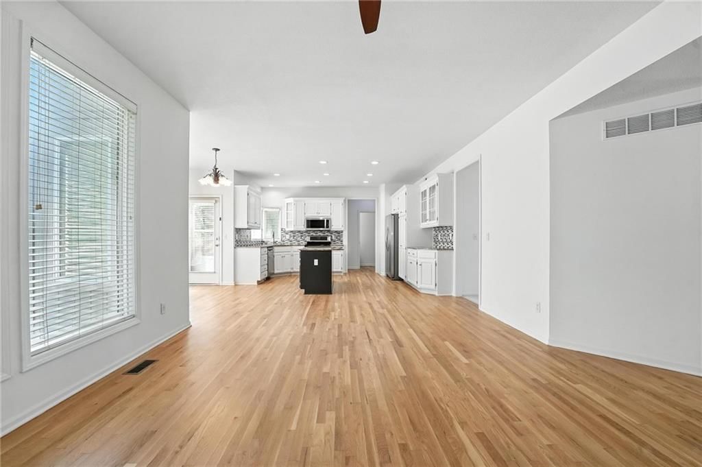 Photo 14 of 53 - 8301 W 156th Street