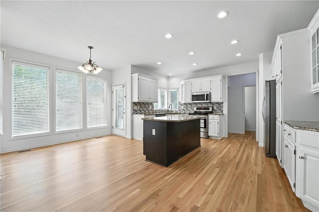 Photo 15 of 53 - 8301 W 156th Street
