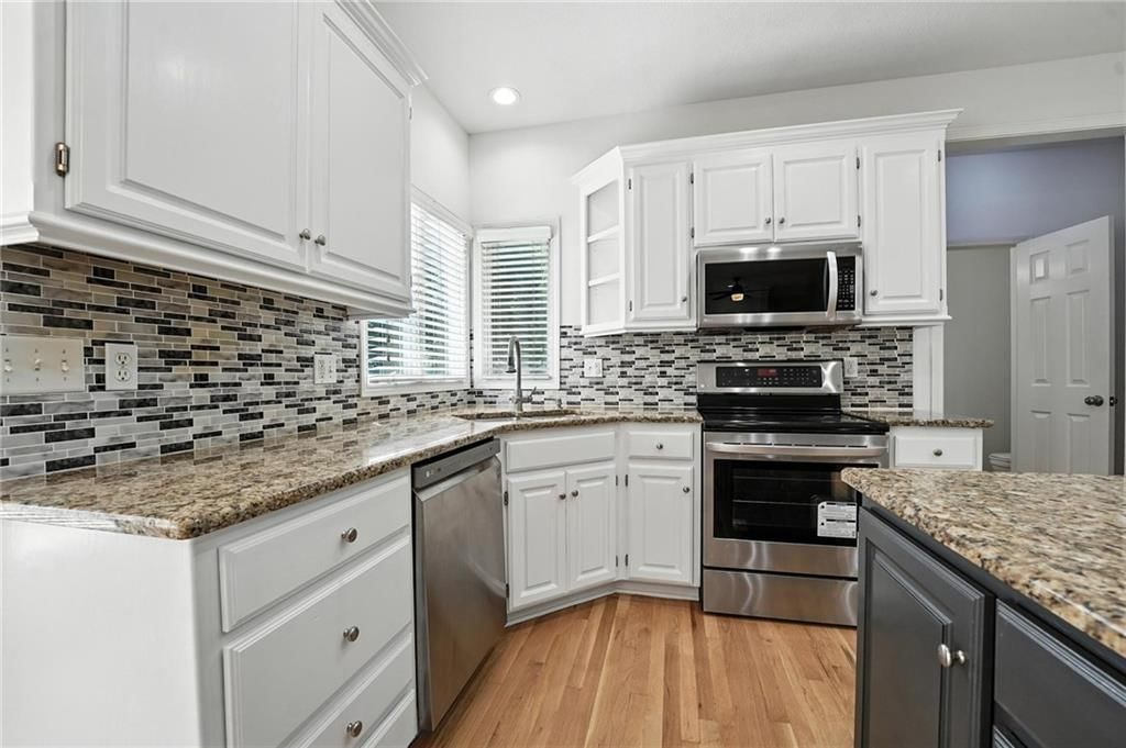 Photo 20 of 53 - 8301 W 156th Street