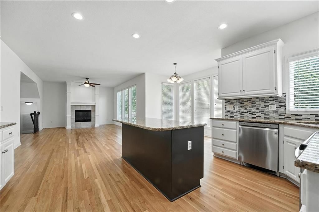 Photo 21 of 53 - 8301 W 156th Street