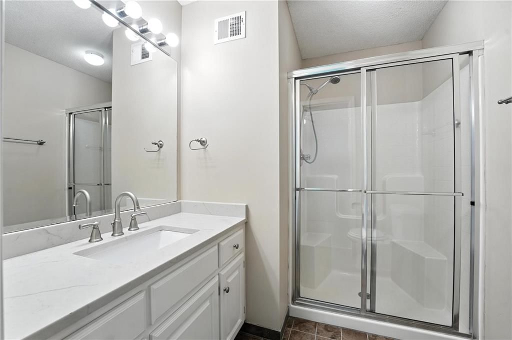 Photo 26 of 53 - 8301 W 156th Street