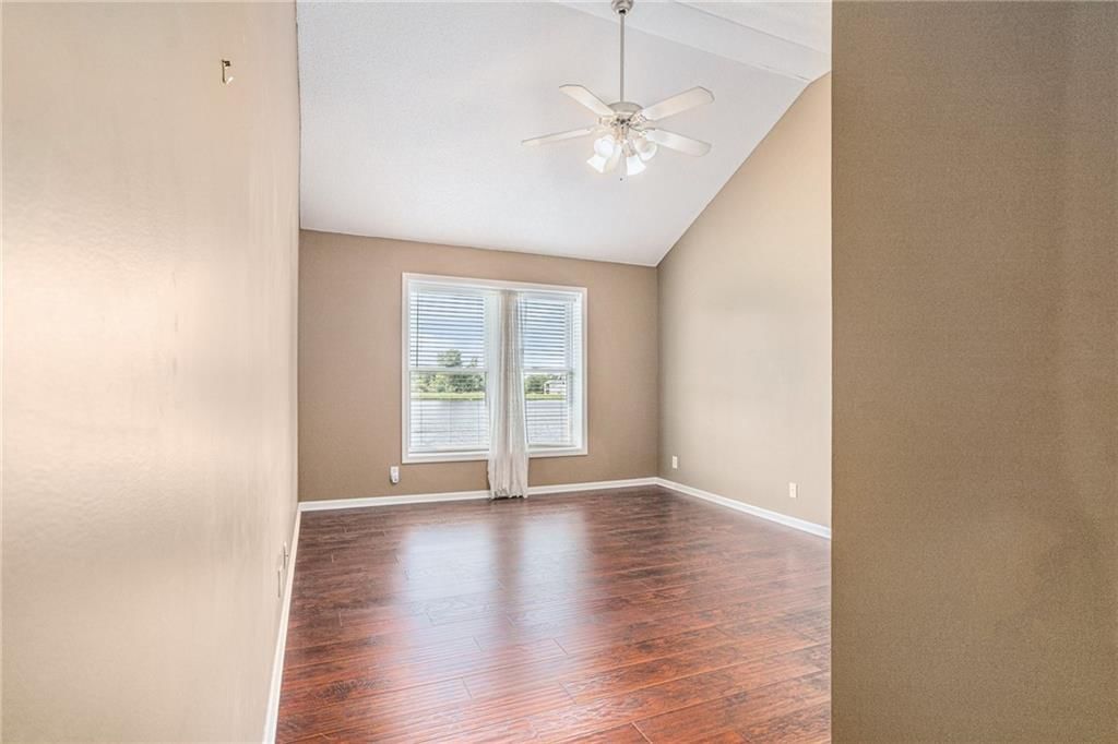 Photo 18 of 39 - 8003 NE 98th Street