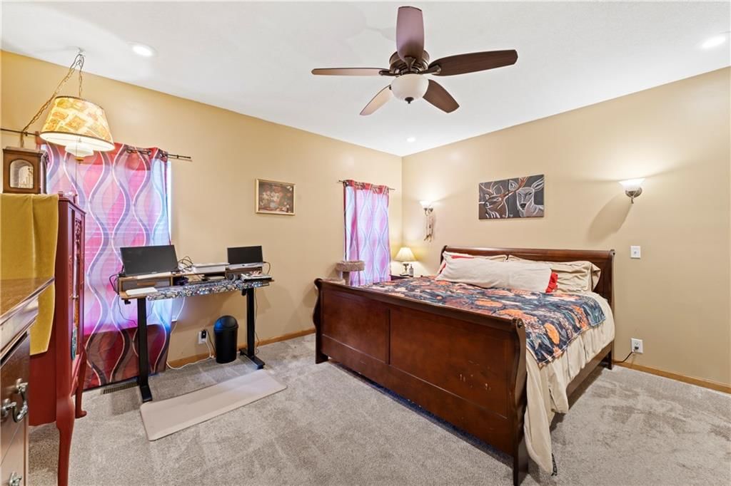 Photo 18 of 57 - 923 E Myrtle Street