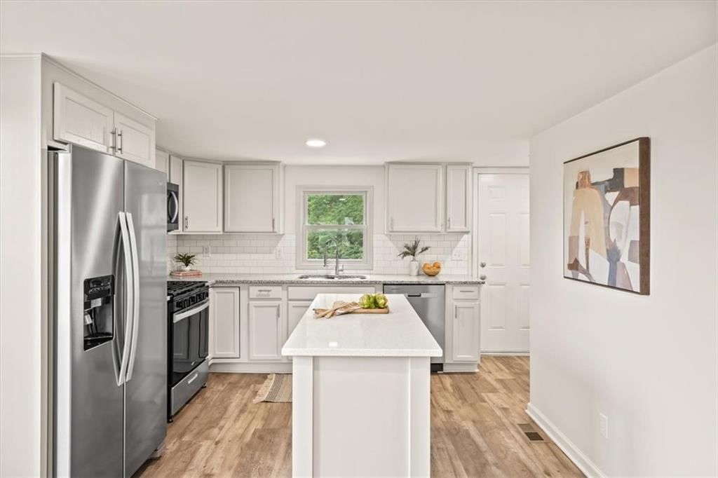 Photo 4 of 27 - 6600 Cernech Road