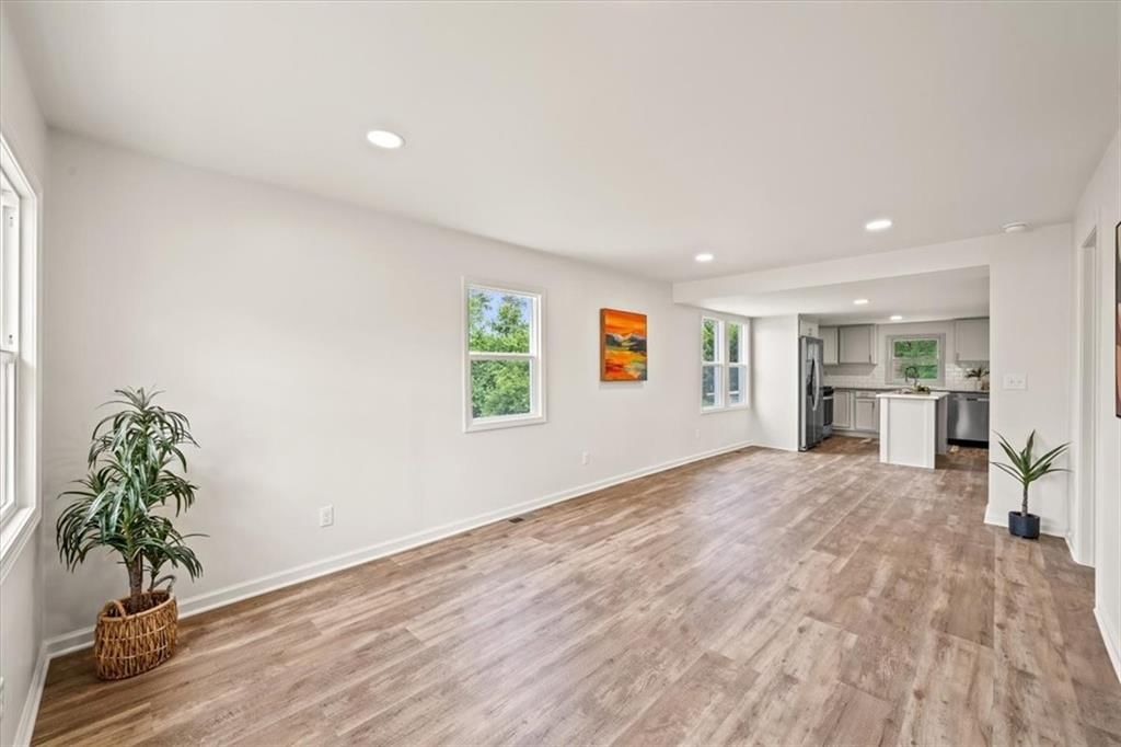 Photo 5 of 27 - 6600 Cernech Road